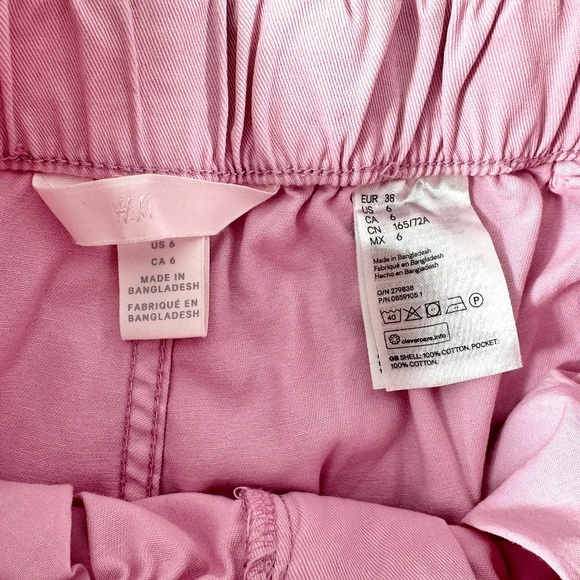 Women's | H&M | Pink Cotton Double Button Ruffle Trim High Paper-bag Shorts - Picture 5 of 6